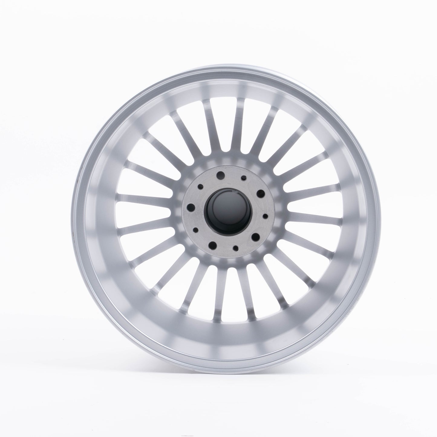 Maxilite Alpina Design Felge 8x17 5x120 ET15