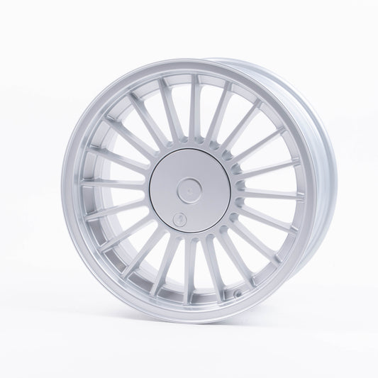 Maxilite Alpina Design Felge 8x18 5x120 ET47