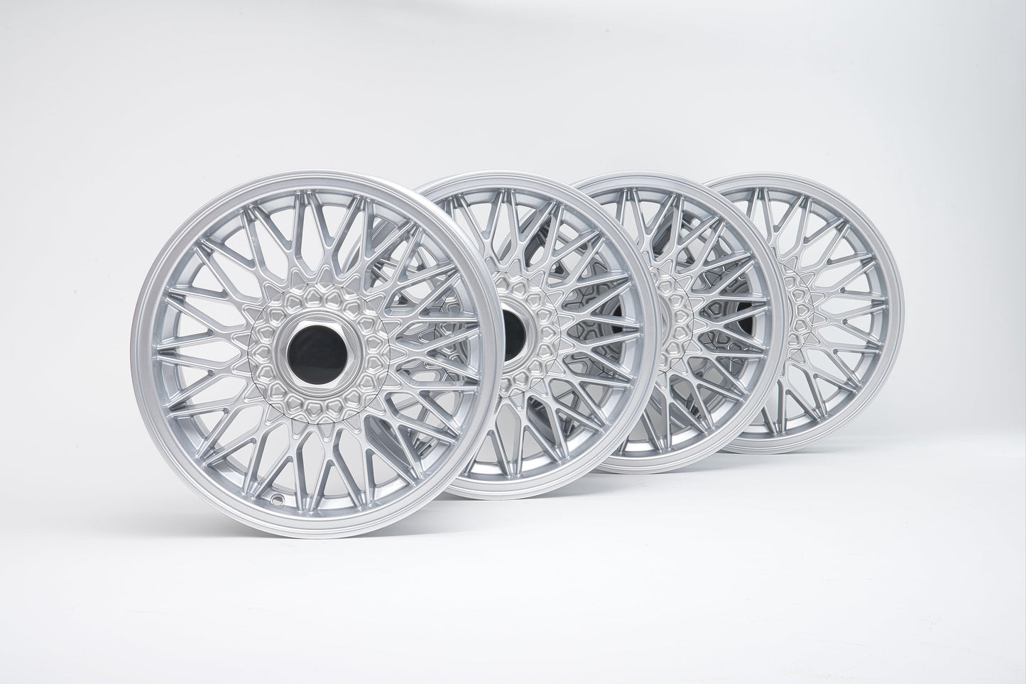 Maxilite x spoke Design Felgen Satz - 4 Stück 7x16 4x100 ET25